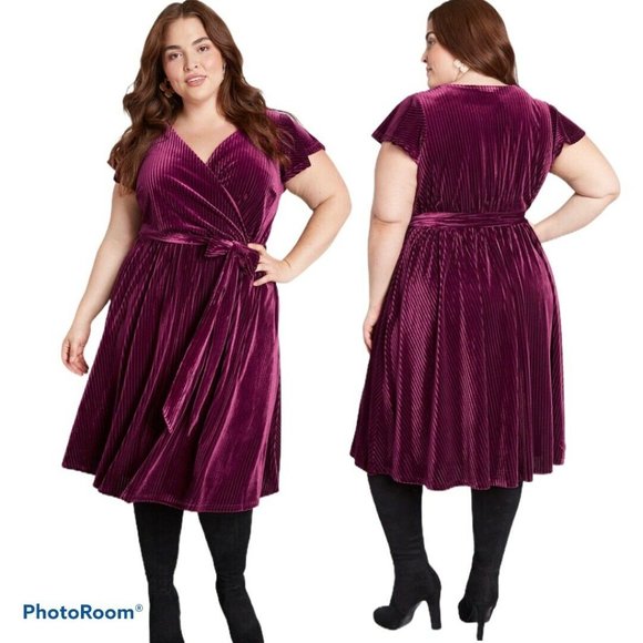 ModCloth Dresses & Skirts - NEW Modcloth Timeless Embrace Velvet Midi Dress
